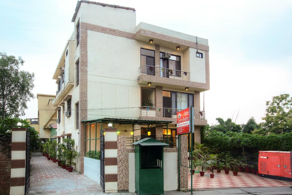 Oyo 10425 Queens Pearl Inn Dehradun Exterior foto